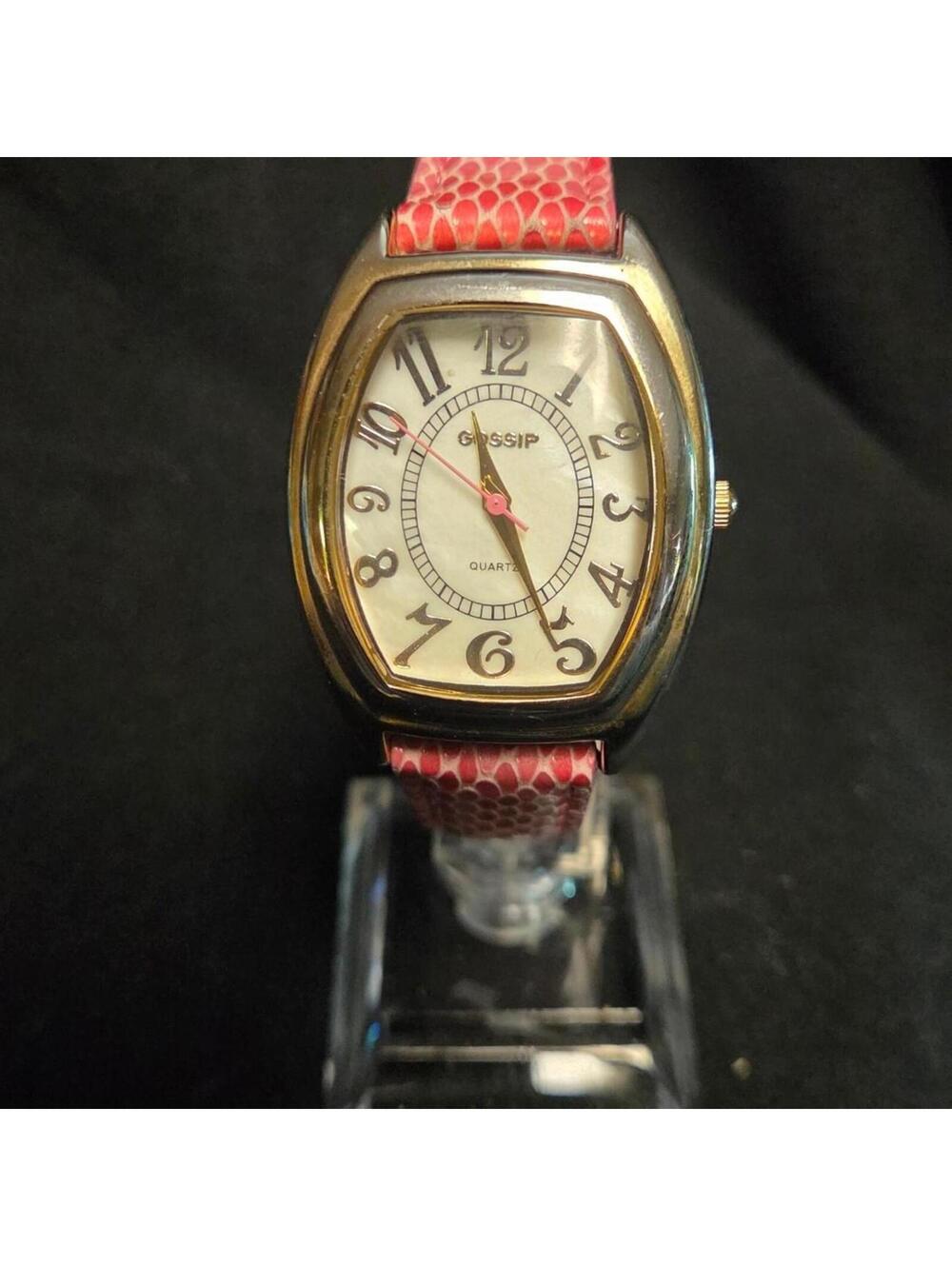 Vintage Gossip Pink watch with pink snake skin band pattern